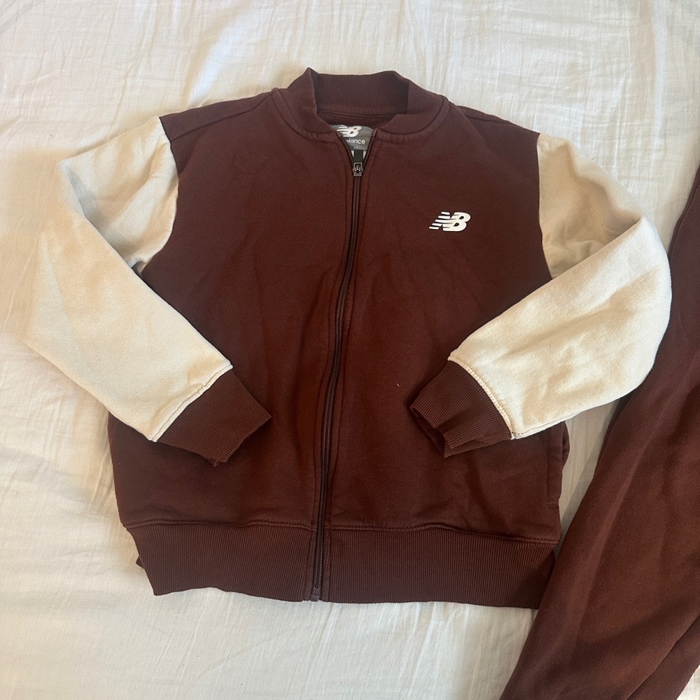 New Balance Chocolate Brown Fleece Set Boys Size 8 - Picture 2 of 5